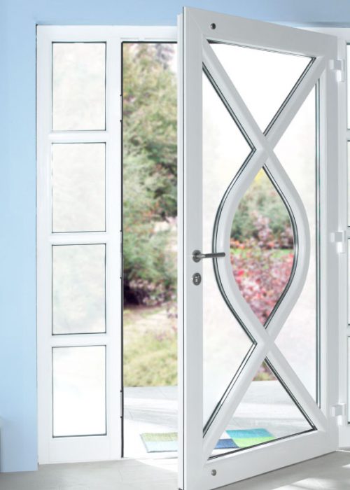 Porta d’ingresso in PVC bianco con design moderno e inserti in vetro